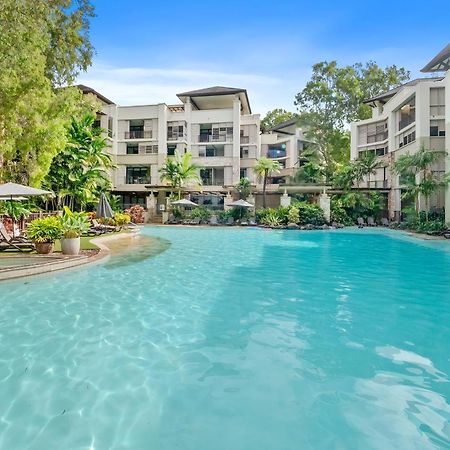 Private Apartments In The Temple Beachfront Resort Palm Cove Exterior foto