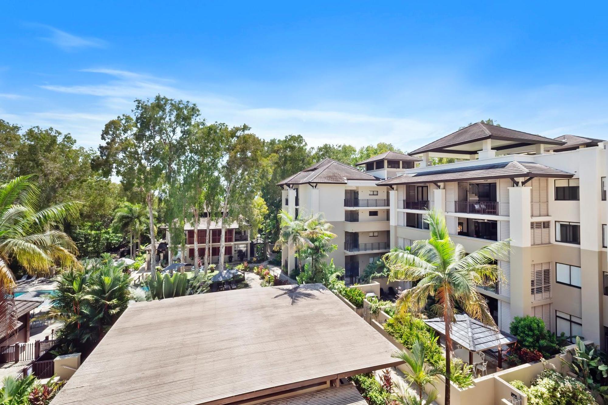 Private Apartments In The Temple Beachfront Resort Palm Cove Quarto foto